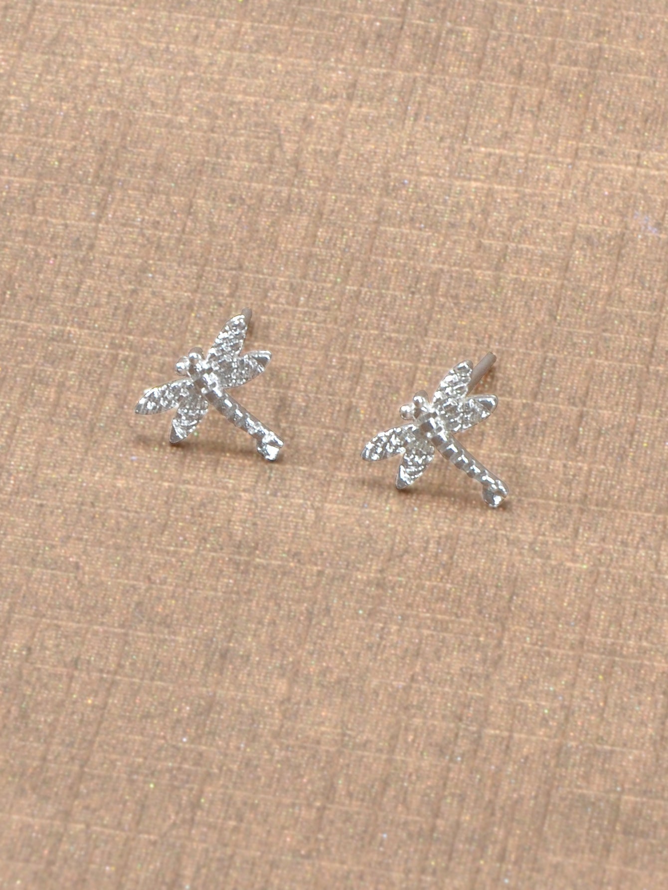 Pendientes libélula plateada